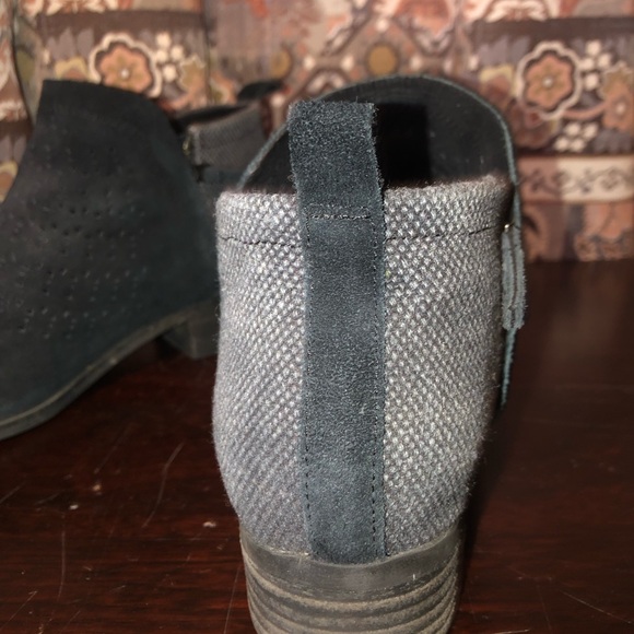 Toms Deia Low Heeled Ankle Boot in Black Suede and Gray Wool, Side Zipper - 8 - Picture 3 of 6